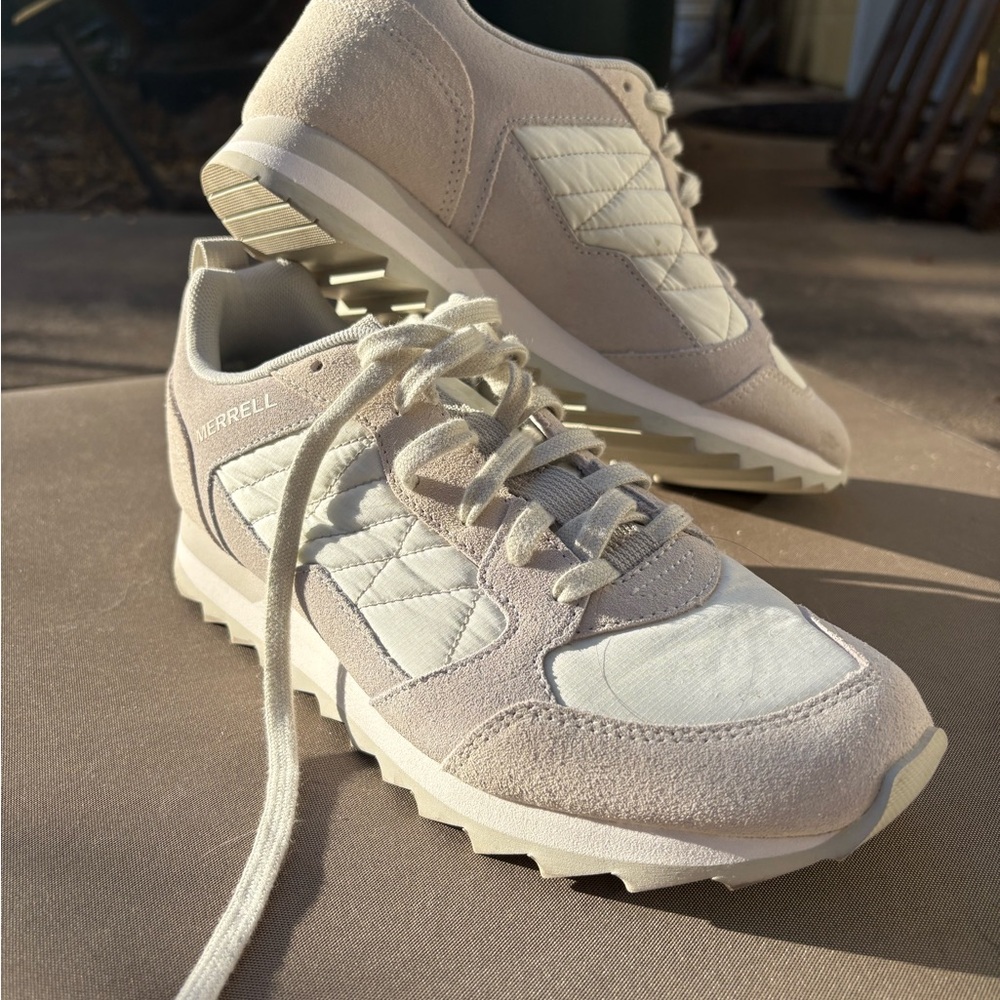 Merrell “Alpine” Off-White and Cream Athletic Shoes